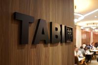 uma placa com o nome do restaurante Tarma em uma parede em Grand Hotel&Casino Vía Dorada em Pachuca de Soto