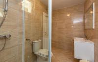 Koupelna v ubytování Holiday Home Gornji Tucepi 36