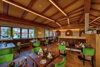 Restaurace v ubytování Königshof Hotel Resort