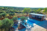 Bazén v ubytování MY DALMATIA - Holiday home Relax with private pool nebo v jeho okolí
