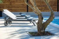 Bazén v ubytování MY DALMATIA - Holiday home Relax with private pool nebo v jeho okolí