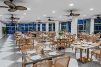 Reštaurácia alebo iné gastronomické zariadenie v ubytovaní Hotel Faranda Rias Altas, Ascend Hotel Collection
