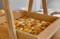 ホテルの敷地内または近くでの食事または食べ物