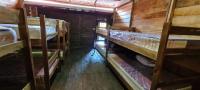 Glamping Monteverdeにある二段ベッド