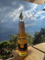 Nespecifikovaný výhled na hory nebo výhled na hory při pohledu z kempu