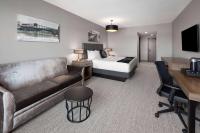 TV&#47;Unterhaltungsangebot in der Unterkunft Riverbend Hotel and Suites, Trademark Collection by Wyndham