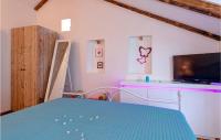 Posteľ alebo postele v izbe v ubytovaní 3 Bedroom Cozy Home In Gromin Dolac