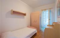 Posteľ alebo postele v izbe v ubytovaní Holiday Home Mala Lozna Ii