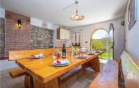 Půdorys ubytování 4 Bedroom Cozy Home In Krizisce