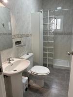 A bathroom at Alojamientos La Menúa