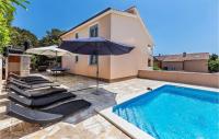 Bazén v ubytování Holiday Home Betiga Betiga nebo v jeho okolí