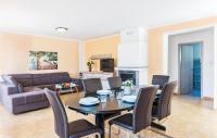 Kuchyň nebo kuchyňský kout v ubytování Holiday Home Betiga Betiga