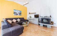 TV a/nebo společenská místnost v ubytování Holiday Home Betiga Betiga