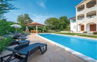 Bazén v ubytovaní Holiday Home Boljevici 38 alebo v jeho blízkosti