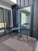 Brand New Close to CBD 3 Bed 3 Bath with Garageにあるバルコニーまたはテラス