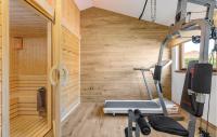 Posilňovňa alebo fitness centrum v ubytovaní Lovely Home In Sv,kirin With Sauna