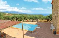 Bazén v ubytovaní Maison Elia With Private Pool alebo v jeho blízkosti