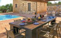 Bazén v ubytovaní Maison Elia With Private Pool alebo v jeho blízkosti