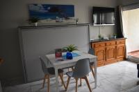 Kuchyňa alebo kuchynka v ubytovaní Benal Beach 327