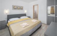 Posteľ alebo postele v izbe v ubytovaní 3 Bedroom Lovely Home In Porec