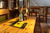 Splošen pogled na gorovje oz. razgled na gore, ki ga ponuja lovska koča