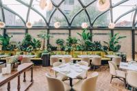 Un restaurante u otro lugar para comer en Shanghai Blackstone M Hotel