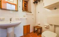 A bathroom at Gorgeous Home In San Marco Dalunzio