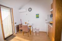 Kuchnia lub aneks kuchenny w obiekcie Apartments Punta & Vista in Krk