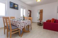 Telewizja i/lub zestaw kina domowego w obiekcie Apartments Zvone1