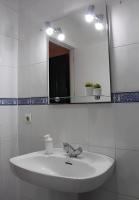 A bathroom at Renovado y muy cerca del centro urbano