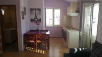 Kuchyňa alebo kuchynka v ubytovaní Apartments Roncevic