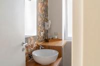 A bathroom at La Via del Mare