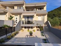 The building in which the holiday home is located