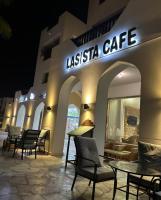 Εστιατόριο ή άλλο μέρος για φαγητό στο Beachfront Apartment with Pool & Stunning View