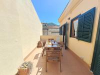 A balcony or terrace at Mirèa Apartment by Casa in mente