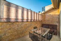Plán poschodí v ubytovaní Cosy Penthouse With Terrace Near Metro Station