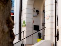 TV a/nebo společenská místnost v ubytování YHA London Earl's Court