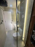 Mashrabiya one bed room apartmentにあるバスルーム