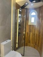Mashrabiya one bed room apartmentにあるバスルーム