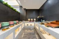 Una cocina o cocineta en Atour Hotel Lhasa Potala Palace Square