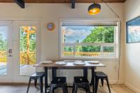 Mid-Century Beach Cabin by AvantStay Walk to Beachの見取り図または間取り図