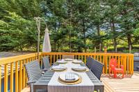 Mid-Century Beach Cabin by AvantStay Walk to Beachにある庭