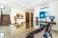 TV a/nebo společenská místnost v ubytování Phuket villa in Laguna Park