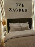 Posteľ alebo postele v izbe v ubytovaní Apartment I Love Zagreb, free private parking