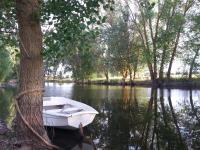 View of a river running close to a szállodákat