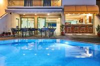 Bazén v ubytovaní Bella Vista Hotel "by Checkin" alebo v jeho blízkosti