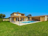 Basen w obiekcie Villa Flori by Interhome lub w pobliżu