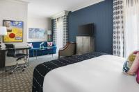 Ein Bett oder Betten in einem Zimmer der Unterkunft The Marker Union Square San Francisco