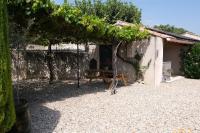 Plan piętra w obiekcie pretty holiday rental with swimming pool in isle-sur-la-sorgue, in the département of vaucluse, in provence 4 people