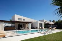 Basen w obiekcie Terrazzo Luxury Villas lub w pobliżu